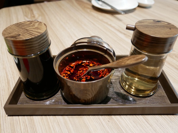 泰和樓:泰和樓-傳承3代的好味道 吃的不只是記憶更是正統東北味 店內更提供升降椅給行動不便者使用 超加分