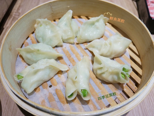 泰和樓:泰和樓-傳承3代的好味道 吃的不只是記憶更是正統東北味 店內更提供升降椅給行動不便者使用 超加分