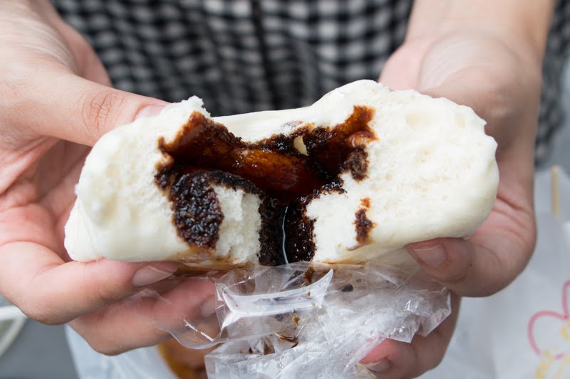 【小琉球│洪媽媽早餐】小琉球限定經典美味，酥炸黃金粿、爆漿賓士包，沒吃到一定後悔！