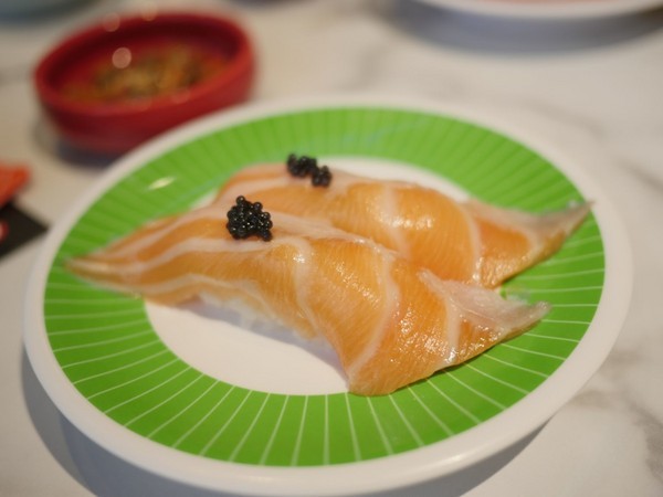 海壽司(微風松高店)：【食記】台北信義迴轉壽司-海壽司微風松高店 Hi Sushi@市府轉運站 : 平實的堅持, 新鮮健康不打折, 講究食材與用餐體驗的迴轉壽司