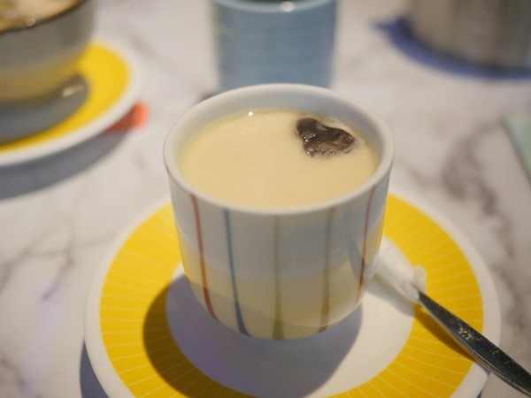 海壽司(微風松高店)：【食記】台北信義迴轉壽司-海壽司微風松高店 Hi Sushi@市府轉運站 : 平實的堅持, 新鮮健康不打折, 講究食材與用餐體驗的迴轉壽司