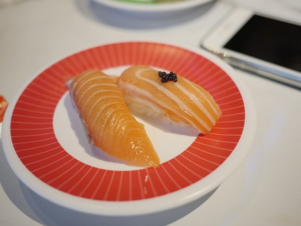 海壽司(微風松高店)：【食記】台北信義迴轉壽司-海壽司微風松高店 Hi Sushi@市府轉運站 : 平實的堅持, 新鮮健康不打折, 講究食材與用餐體驗的迴轉壽司