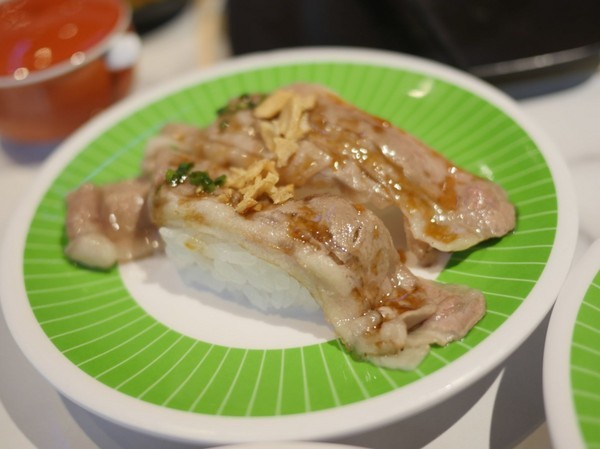 海壽司(微風松高店)：【食記】台北信義迴轉壽司-海壽司微風松高店 Hi Sushi@市府轉運站 : 平實的堅持, 新鮮健康不打折, 講究食材與用餐體驗的迴轉壽司