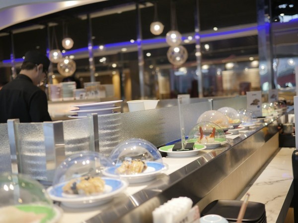 海壽司(微風松高店)：【食記】台北信義迴轉壽司-海壽司微風松高店 Hi Sushi@市府轉運站 : 平實的堅持, 新鮮健康不打折, 講究食材與用餐體驗的迴轉壽司