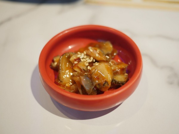 海壽司(微風松高店)：【食記】台北信義迴轉壽司-海壽司微風松高店 Hi Sushi@市府轉運站 : 平實的堅持, 新鮮健康不打折, 講究食材與用餐體驗的迴轉壽司