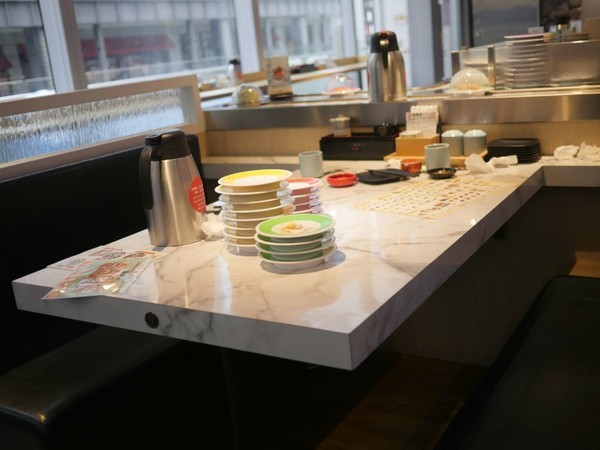 海壽司(微風松高店)：【食記】台北信義迴轉壽司-海壽司微風松高店 Hi Sushi@市府轉運站 : 平實的堅持, 新鮮健康不打折, 講究食材與用餐體驗的迴轉壽司