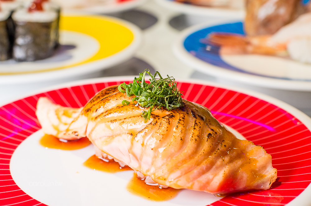 《海壽司 微風松高店》平價迴轉壽司 - 卡琳。摸魚兒趣