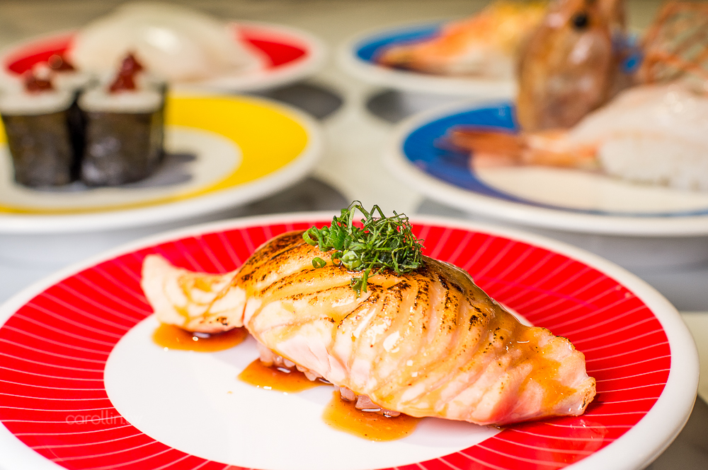 《海壽司 微風松高店》平價迴轉壽司 - 卡琳。摸魚兒趣