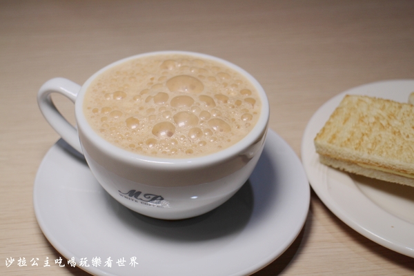 MB white coffee(忠孝店):東區美食/南洋料理『MB white coffee』海南雞飯/菠蘿油/印度拉茶/東區216巷/下午茶/捷運忠孝敦化站