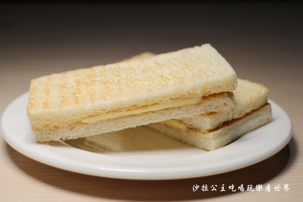 MB white coffee(忠孝店):東區美食/南洋料理『MB white coffee』海南雞飯/菠蘿油/印度拉茶/東區216巷/下午茶/捷運忠孝敦化站