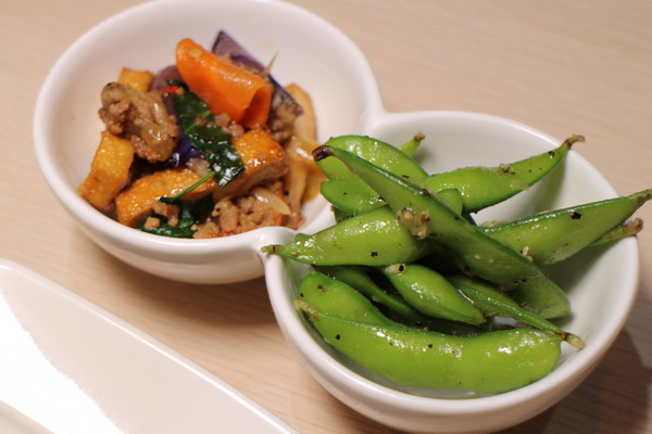 MB white coffee(忠孝店):東區美食/南洋料理『MB white coffee』海南雞飯/菠蘿油/印度拉茶/東區216巷/下午茶/捷運忠孝敦化站