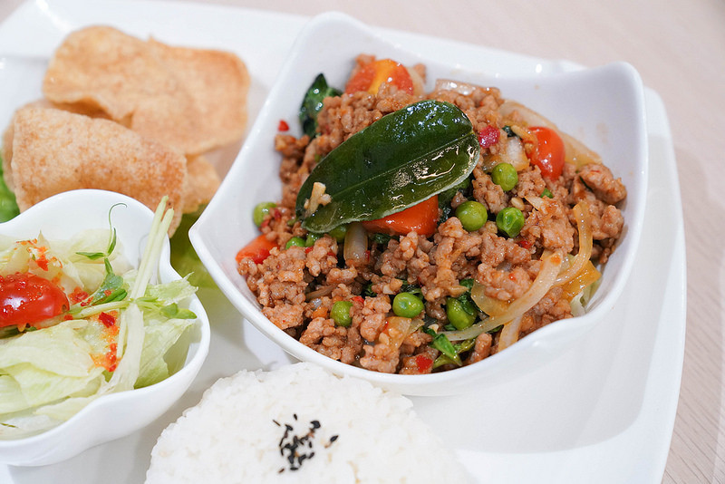 mb white coffee (17) mb white coffee (17)