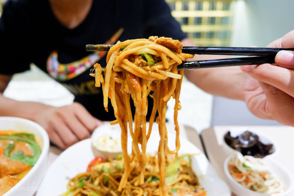 【食記】台北・忠孝敦化｜MB white coffee，東區也吃得到啦！座落巷弄間的南洋料理！｜東區216巷美食、東區餐廳、忠孝敦化餐廳