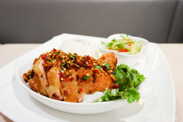 【食記】台北・忠孝敦化｜MB white coffee，東區也吃得到啦！座落巷弄間的南洋料理！｜東區216巷美食、東區餐廳、忠孝敦化餐廳