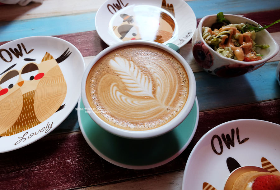 台中南屯│力芽咖啡Coffeeeah-南屯隱藏大大的親子空間.貓頭鷹元素無所不在 - 藍色起士的美食主義