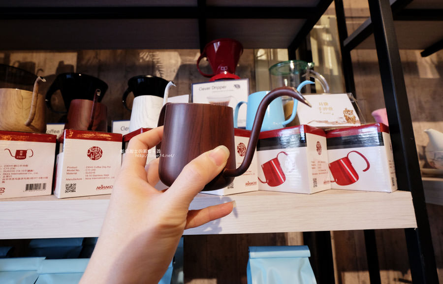 台中南屯│力芽咖啡Coffeeeah-南屯隱藏大大的親子空間.貓頭鷹元素無所不在 - 藍色起士的美食主義