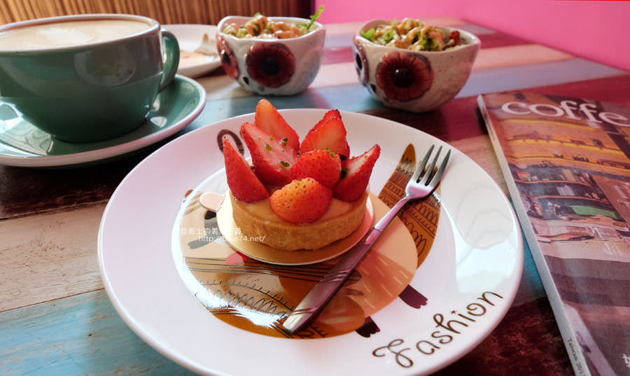 台中南屯│力芽咖啡Coffeeeah-南屯隱藏大大的親子空間.貓頭鷹元素無所不在 - 藍色起士的美食主義