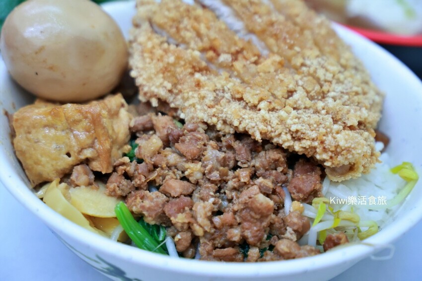 員林美食大眾麵食館|員林美食夢幻三家豪氣吃炸排骨飯,員林火車站周邊美食