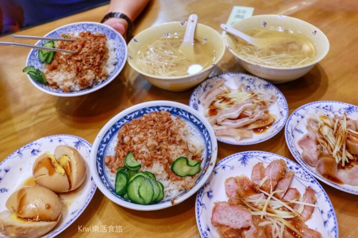 員林美食大眾麵食館|員林美食夢幻三家豪氣吃炸排骨飯,員林火車站周邊美食