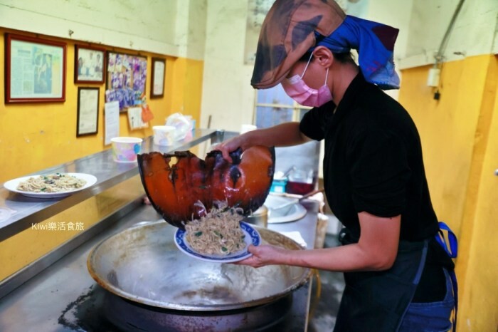 員林美食大眾麵食館|員林美食夢幻三家豪氣吃炸排骨飯,員林火車站周邊美食