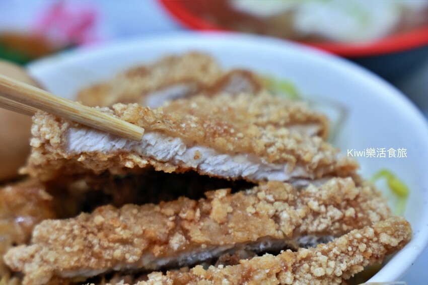 員林美食大眾麵食館|員林美食夢幻三家豪氣吃炸排骨飯,員林火車站周邊美食