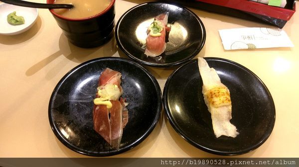 【台中美食】拾飯日本料理,逢甲必吃平價丼飯,味噌湯可免費續湯,還有超可愛日式炭烤糰子!內文附詳細菜單介紹。 @熊寶小榆の旅遊日記 【台中美食】拾飯日本料理,逢甲必吃平價丼飯,味噌湯可免費續湯,還有超可愛日式炭烤糰子!內文附詳細菜單介紹。 @熊寶小榆の旅遊日記