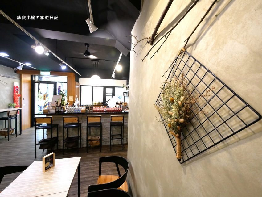 【台中美食】拾飯日本料理,逢甲必吃平價丼飯,味噌湯可免費續湯,還有超可愛日式炭烤糰子!內文附詳細菜單介紹。 @熊寶小榆の旅遊日記 【台中美食】拾飯日本料理,逢甲必吃平價丼飯,味噌湯可免費續湯,還有超可愛日式炭烤糰子!內文附詳細菜單介紹。 @熊寶小榆の旅遊日記