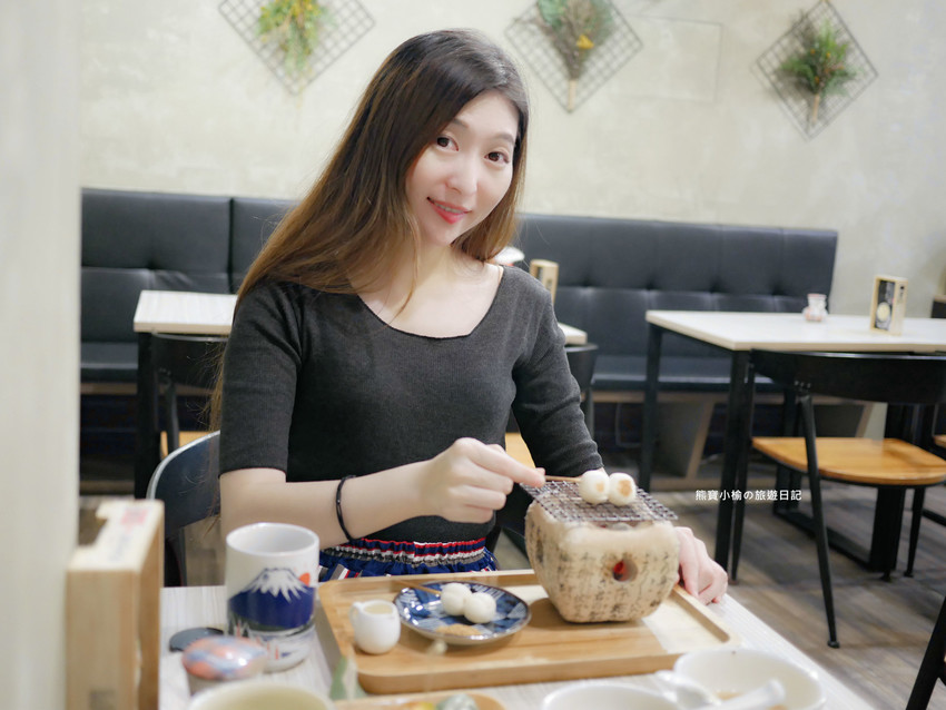 【台中美食】拾飯日本料理,逢甲必吃平價丼飯,味噌湯可免費續湯,還有超可愛日式炭烤糰子!內文附詳細菜單介紹。 @熊寶小榆の旅遊日記 【台中美食】拾飯日本料理,逢甲必吃平價丼飯,味噌湯可免費續湯,還有超可愛日式炭烤糰子!內文附詳細菜單介紹。 @熊寶小榆の旅遊日記