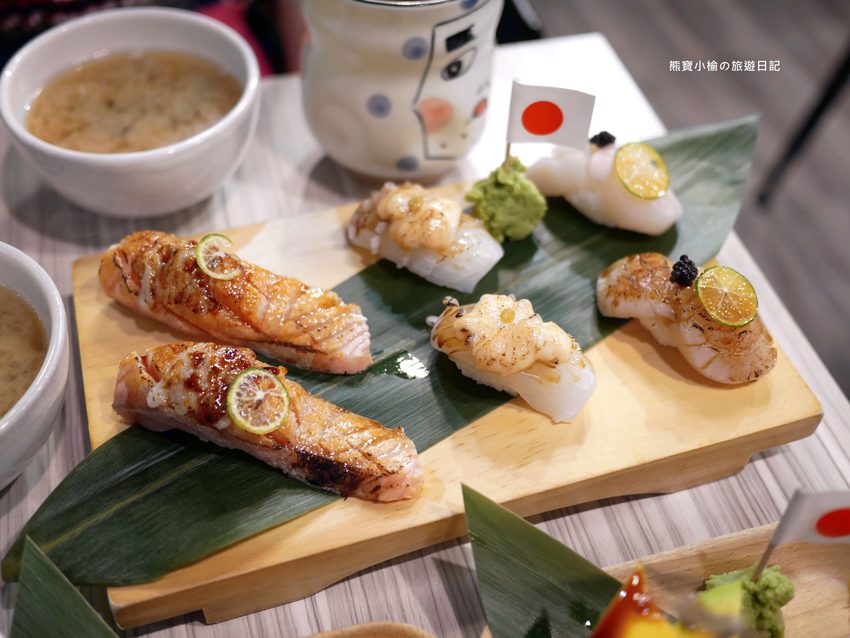 【台中美食】拾飯日本料理,逢甲必吃平價丼飯,味噌湯可免費續湯,還有超可愛日式炭烤糰子!內文附詳細菜單介紹。 @熊寶小榆の旅遊日記 【台中美食】拾飯日本料理,逢甲必吃平價丼飯,味噌湯可免費續湯,還有超可愛日式炭烤糰子!內文附詳細菜單介紹。 @熊寶小榆の旅遊日記