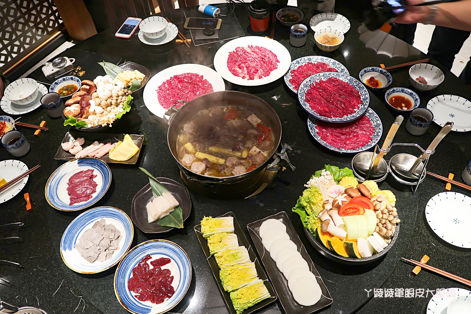 台中溫體牛推薦！非吃不可的溫十八溫體牛火鍋，台南阿裕牛肉湯技術指導
