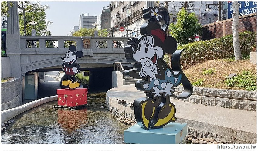 超萌迪士尼主角現身綠川水岸廊道，米奇控快出發～