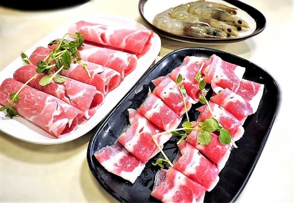 剪刀石頭布鍋物專賣店:【三重火鍋】剪刀石頭布鍋物專賣店 今天猜拳了嗎? 香濃牛奶鍋 / 打卡送海鮮&肉品.捷運三和國中