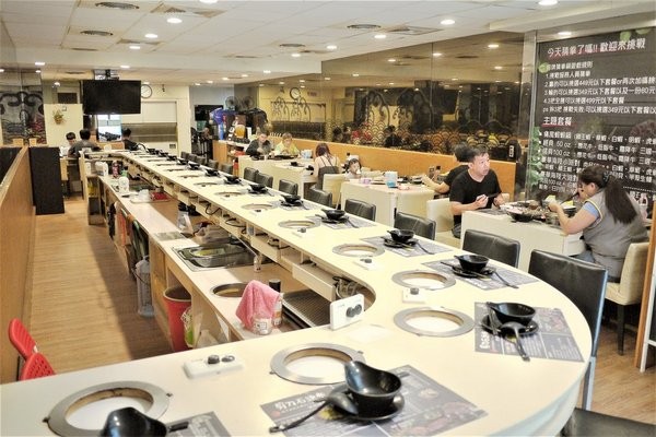 剪刀石頭布鍋物專賣店:【三重火鍋】剪刀石頭布鍋物專賣店 今天猜拳了嗎? 香濃牛奶鍋 / 打卡送海鮮&肉品.捷運三和國中 剪刀石頭布鍋物專賣店:【三重火鍋】剪刀石頭布鍋物專賣店 今天猜拳了嗎? 香濃牛奶鍋 / 打卡送海鮮&肉品.捷運三和國中