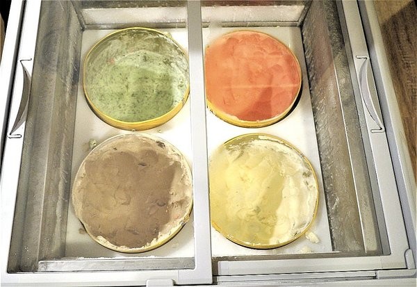 剪刀石頭布鍋物專賣店:【三重火鍋】剪刀石頭布鍋物專賣店 今天猜拳了嗎? 香濃牛奶鍋 / 打卡送海鮮&肉品.捷運三和國中