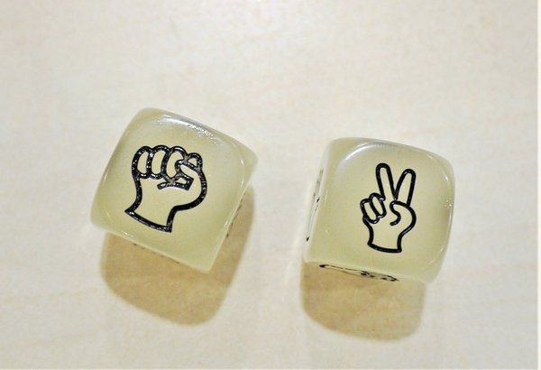 剪刀石頭布鍋物專賣店:【三重火鍋】剪刀石頭布鍋物專賣店 今天猜拳了嗎? 香濃牛奶鍋 / 打卡送海鮮&肉品.捷運三和國中