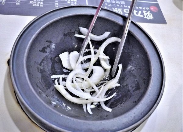 剪刀石頭布鍋物專賣店:【三重火鍋】剪刀石頭布鍋物專賣店 今天猜拳了嗎? 香濃牛奶鍋 / 打卡送海鮮&肉品.捷運三和國中