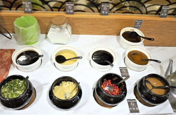 剪刀石頭布鍋物專賣店:【三重火鍋】剪刀石頭布鍋物專賣店 今天猜拳了嗎? 香濃牛奶鍋 / 打卡送海鮮&肉品.捷運三和國中