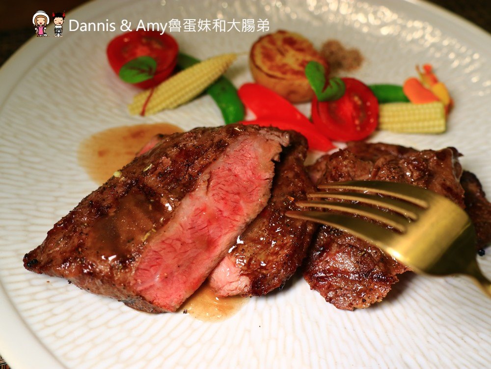 《新竹餐廳推薦》︱犀牛西式小館。有氣氛高貴不貴的美食享受。黑松露奶油野菇燉飯。碳烤牛排 ｜大遠百民富國小附近（影片）