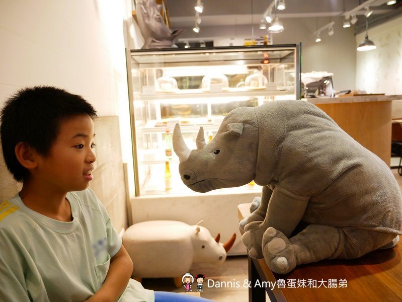 《新竹美食餐廳推薦》︱N訪還是很喜歡的犀牛西式小館。情人節約會聚餐推薦。碳烤牛排.燉飯.義大利麵 ｜民富國小棒球場旁（影片）