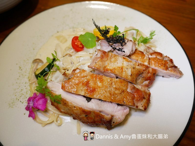 《新竹美食餐廳推薦》︱N訪還是很喜歡的犀牛西式小館。情人節約會聚餐推薦。碳烤牛排.燉飯.義大利麵 ｜民富國小棒球場旁（影片）