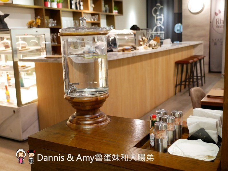 《新竹美食餐廳推薦》︱N訪還是很喜歡的犀牛西式小館。情人節約會聚餐推薦。碳烤牛排.燉飯.義大利麵 ｜民富國小棒球場旁（影片）