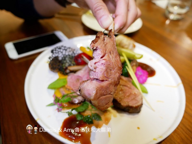 《新竹美食餐廳推薦》︱N訪還是很喜歡的犀牛西式小館。情人節約會聚餐推薦。碳烤牛排.燉飯.義大利麵 ｜民富國小棒球場旁（影片）