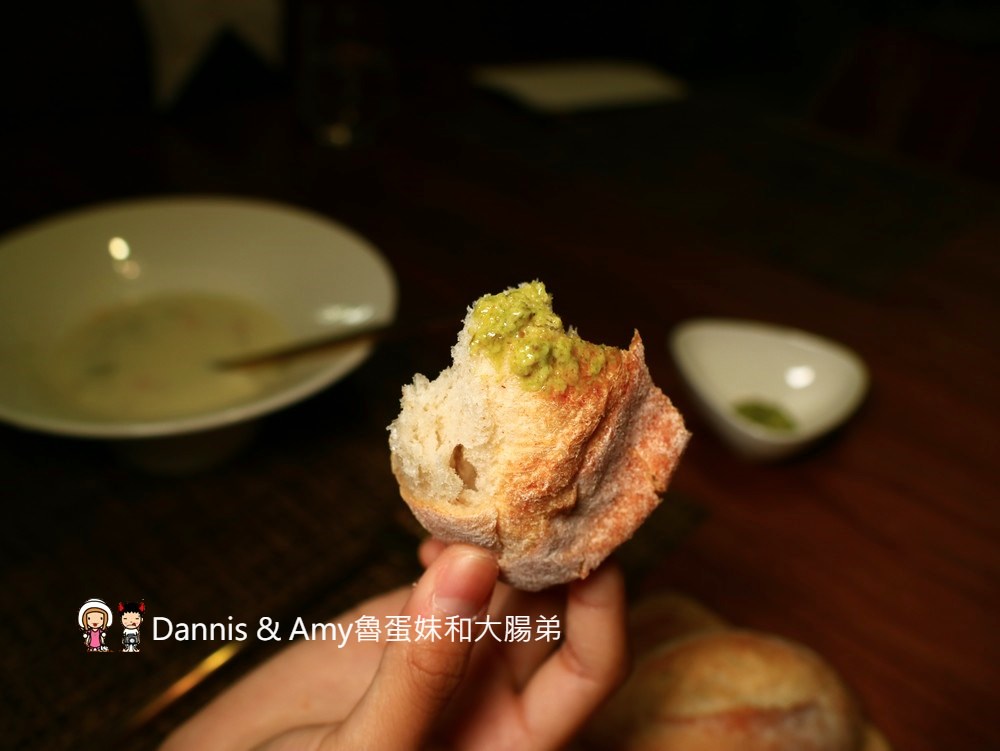 《新竹餐廳推薦》︱犀牛西式小館。有氣氛高貴不貴的美食享受。黑松露奶油野菇燉飯。碳烤牛排 ｜大遠百民富國小附近（影片）