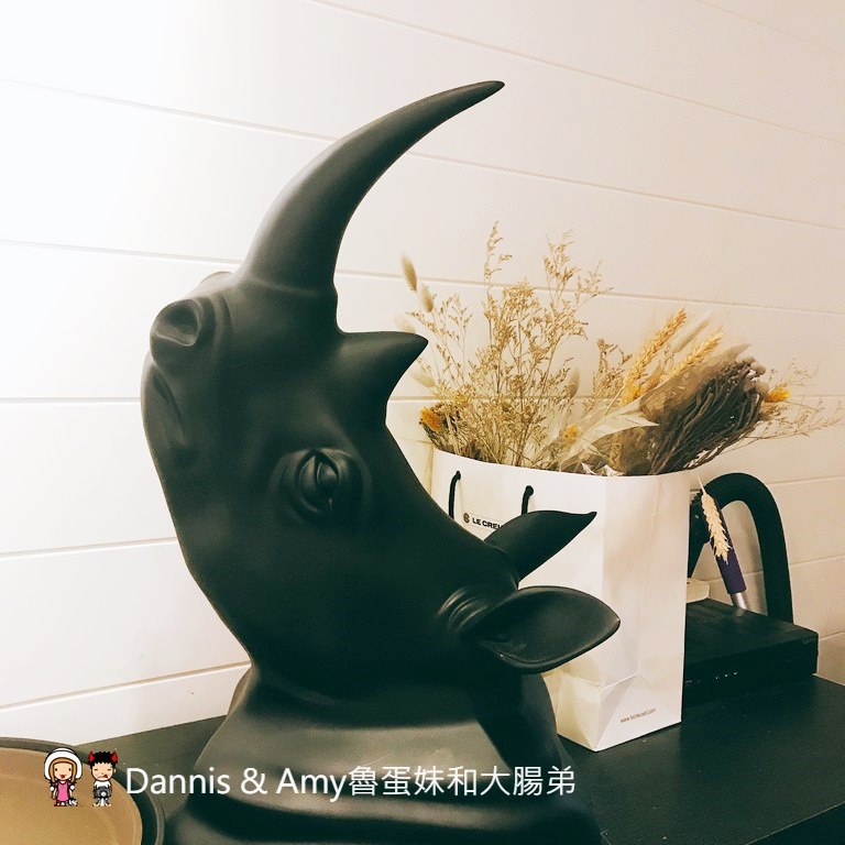 《新竹餐廳推薦》︱犀牛西式小館。有氣氛高貴不貴的美食享受。黑松露奶油野菇燉飯。碳烤牛排 ｜大遠百民富國小附近（影片）