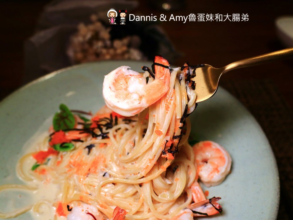 《新竹餐廳推薦》︱犀牛西式小館。有氣氛高貴不貴的美食享受。黑松露奶油野菇燉飯。碳烤牛排 ｜大遠百民富國小附近（影片）