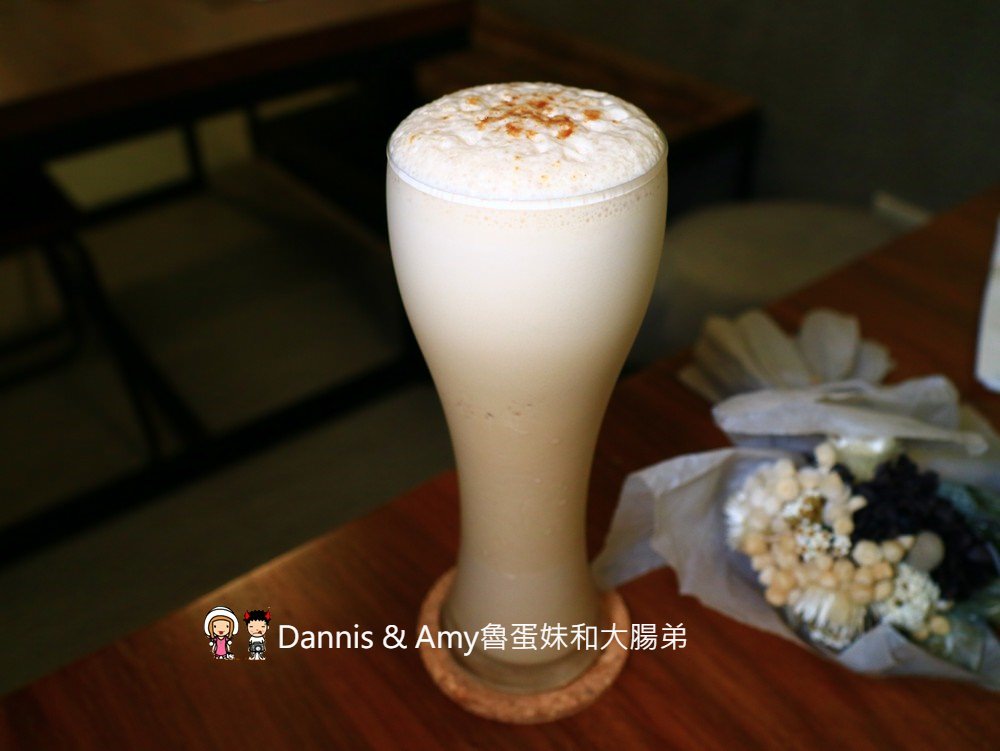 《新竹餐廳推薦》︱犀牛西式小館。有氣氛高貴不貴的美食享受。黑松露奶油野菇燉飯。碳烤牛排 ｜大遠百民富國小附近（影片）