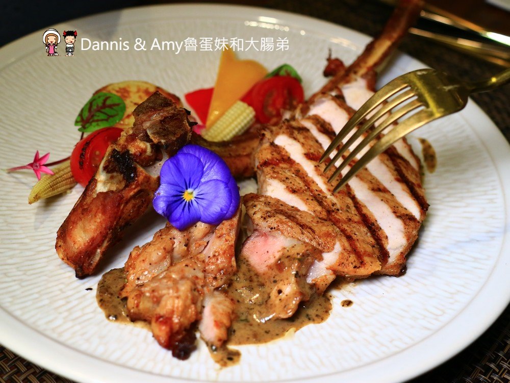 《新竹餐廳推薦》︱犀牛西式小館。有氣氛高貴不貴的美食享受。黑松露奶油野菇燉飯。碳烤牛排 ｜大遠百民富國小附近（影片）