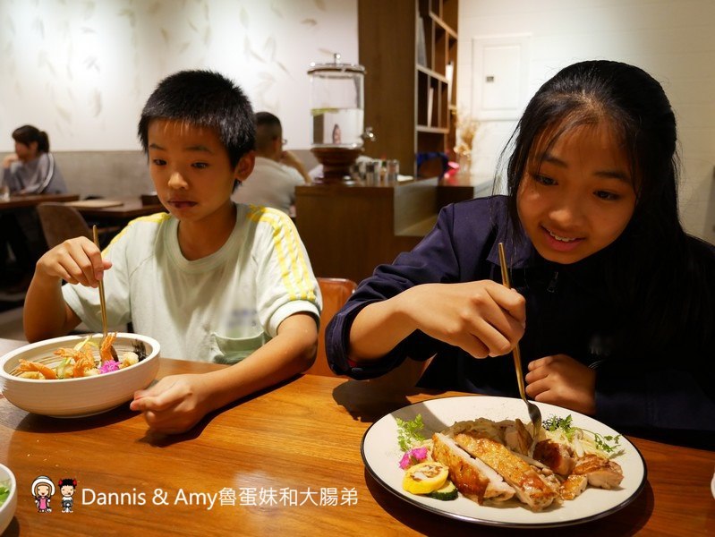 《新竹美食餐廳推薦》︱N訪還是很喜歡的犀牛西式小館。情人節約會聚餐推薦。碳烤牛排.燉飯.義大利麵 ｜民富國小棒球場旁（影片）