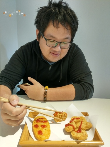 貳仁 炭烤吐司販売︱蘆洲 文青早午餐店 ︱招牌 炭烤肉蛋吐司 吃個早餐也可以很文青