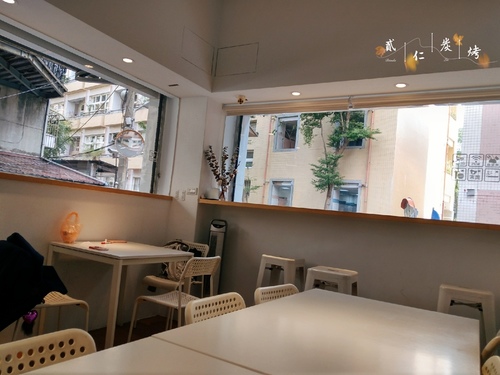 貳仁 炭烤吐司販売︱蘆洲 文青早午餐店 ︱招牌 炭烤肉蛋吐司 吃個早餐也可以很文青